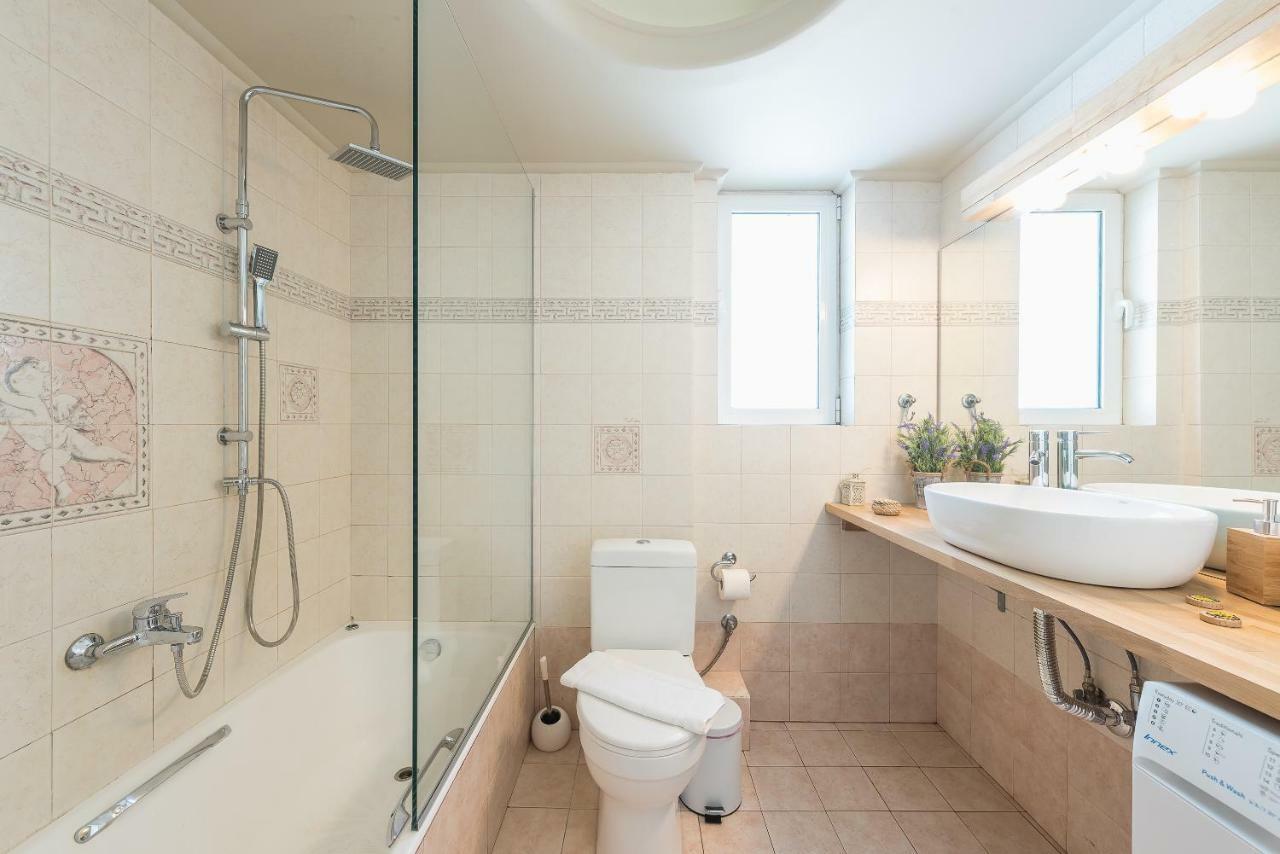 Luxury And Spacious Apt For 6 Guests Athens Exterior photo